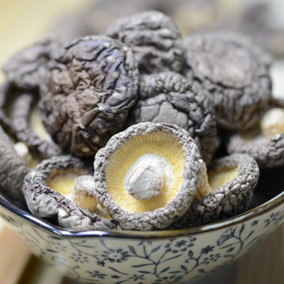 西峡大香菇冬厚菇 各种规格 大小均匀肉厚特产山货干香菇批发图2