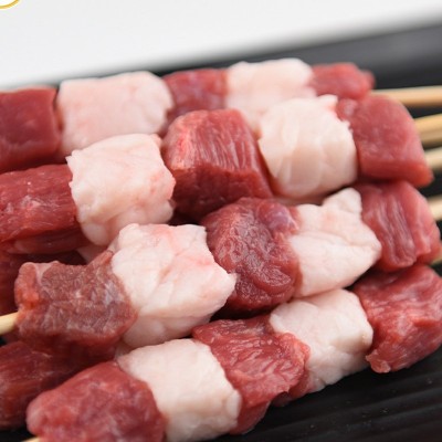 烧烤肉串羊肉串牛肉串五花肉串烧烤食材烧烤蒜瓣辣椒肉图2