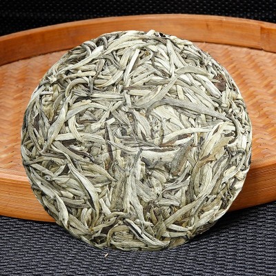 2018年白毫银针茶饼福建白茶收藏批发小饼100克高山茶叶图3