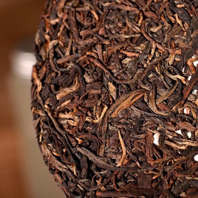 2017年老班章纯料晒红云南红茶357克 云南滇红茶饼厂家直供图3