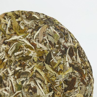 福鼎白茶 2020年高山日晒白牡丹 茶饼 花香300g散装花茶厂家批发图2