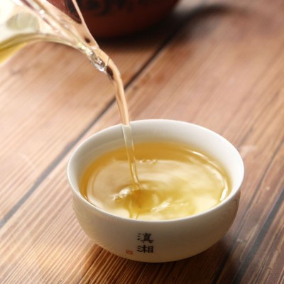 滇湘茶业 厂家源头货源云南普洱生茶饼 隐山普洱茶饼357g七子饼茶图3