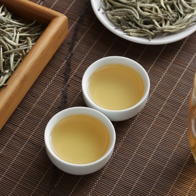 云南普洱生茶 2023白毫银针月光白单芽小芽大白毫明前春茶 老树茶图4