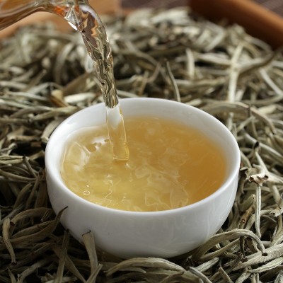 云南普洱生茶 2023白毫银针月光白单芽小芽大白毫明前春茶 老树茶图3