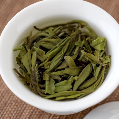 厂家批发礼品福鼎白茶2022新茶花香牡丹王白牡丹一芽两叶木箱装图2