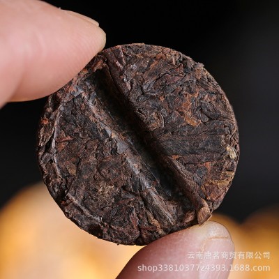 批发 云南普洱茶饼 迷你小沱茶 勐海 醇香熟茶 糯米香原味小金饼图3
