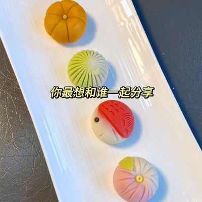 幻彩流心月饼国潮风渐变色流心月饼桃山皮新中式糕点中秋月饼批发图5