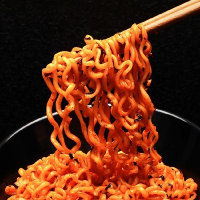 华统火鸡面超辣面国产火鸡面140g大面块速食泡面拉面拌面包邮图3