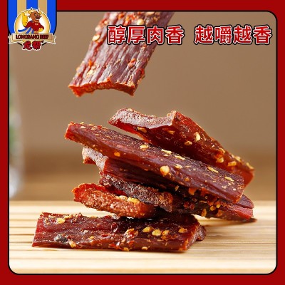网红零食龙帮藏巴风干猪肉干厂家自销手撕麻辣猪肉干食品批发图3