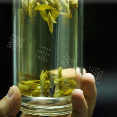 批发云南普洱茶紫芽苞 早春大雪山新茶明前春茶花 蜜香茶叶图2