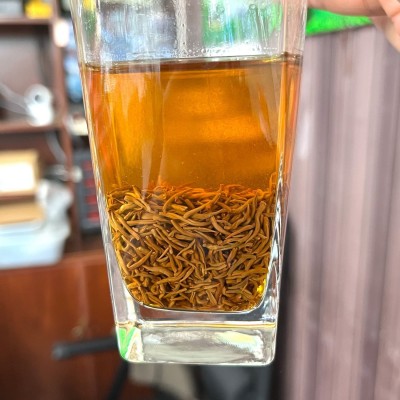 武夷山源头茶厂家2024茶叶红茶批发桂圆香蜜香散装黄芽金 骏眉特级图3