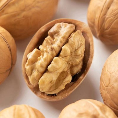 批发新疆阿克苏185纸皮生核桃整箱20斤批发 手捏即开手剥新疆薄皮图2