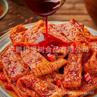素肥肠香辣爆辣面筋辣条下酒解馋小零食休闲零食开袋即食追剧必备