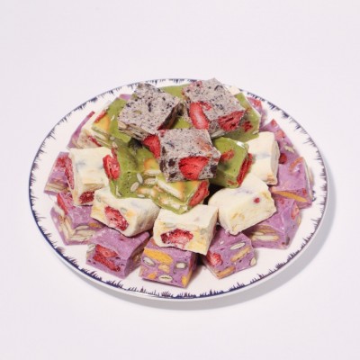 手工奶莓酥草莓冻干牛扎奶酥爆卖雪花酥糕点源头烘培零食批发甜品图3