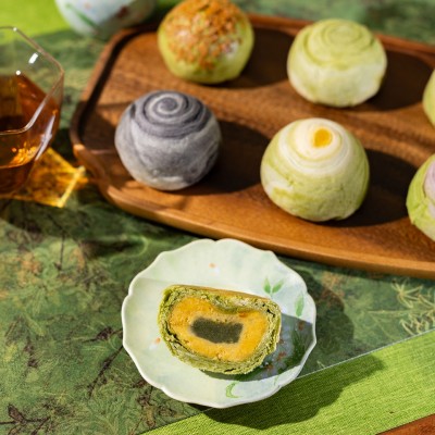 手工酥皮月饼蛋黄酥龙井茶酥传统中式糕点伴手礼中秋月饼厂家直销图4