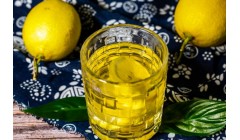 蜂蜜柠檬水的功效与作用、禁忌和食用方法