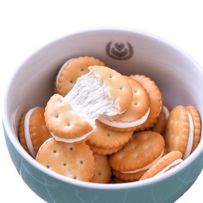 网红汉堡酥纽扣牛扎夹心小圆饼牛轧糖饼酥手糕点零食工厂批发图4